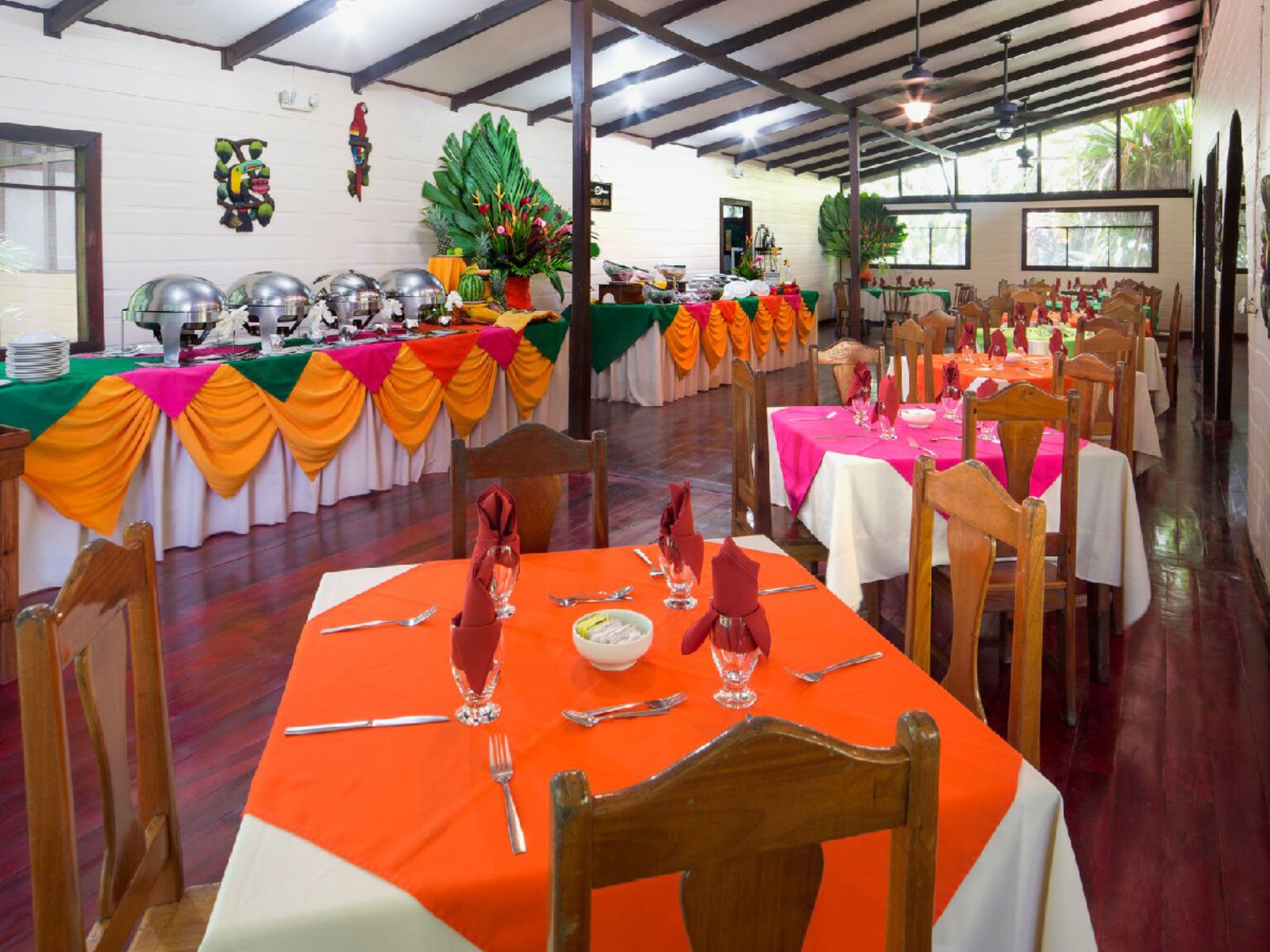 Rondreis Costa Rica, Tortuguero, Evergreen Lodge, eetzaal