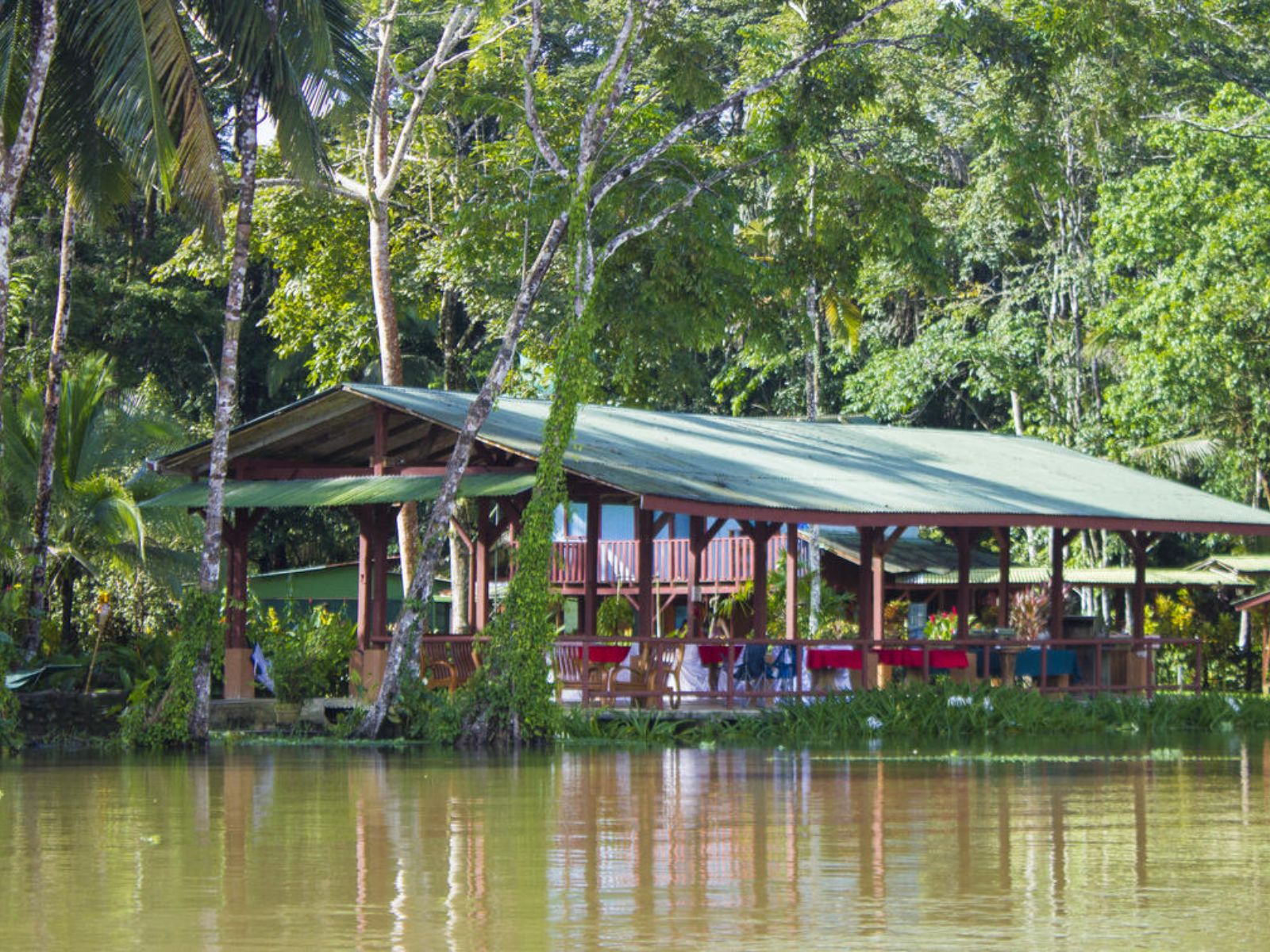 Rondreis Costa Rica,Barra de Pacuare, Lirio Lodge, restaurant