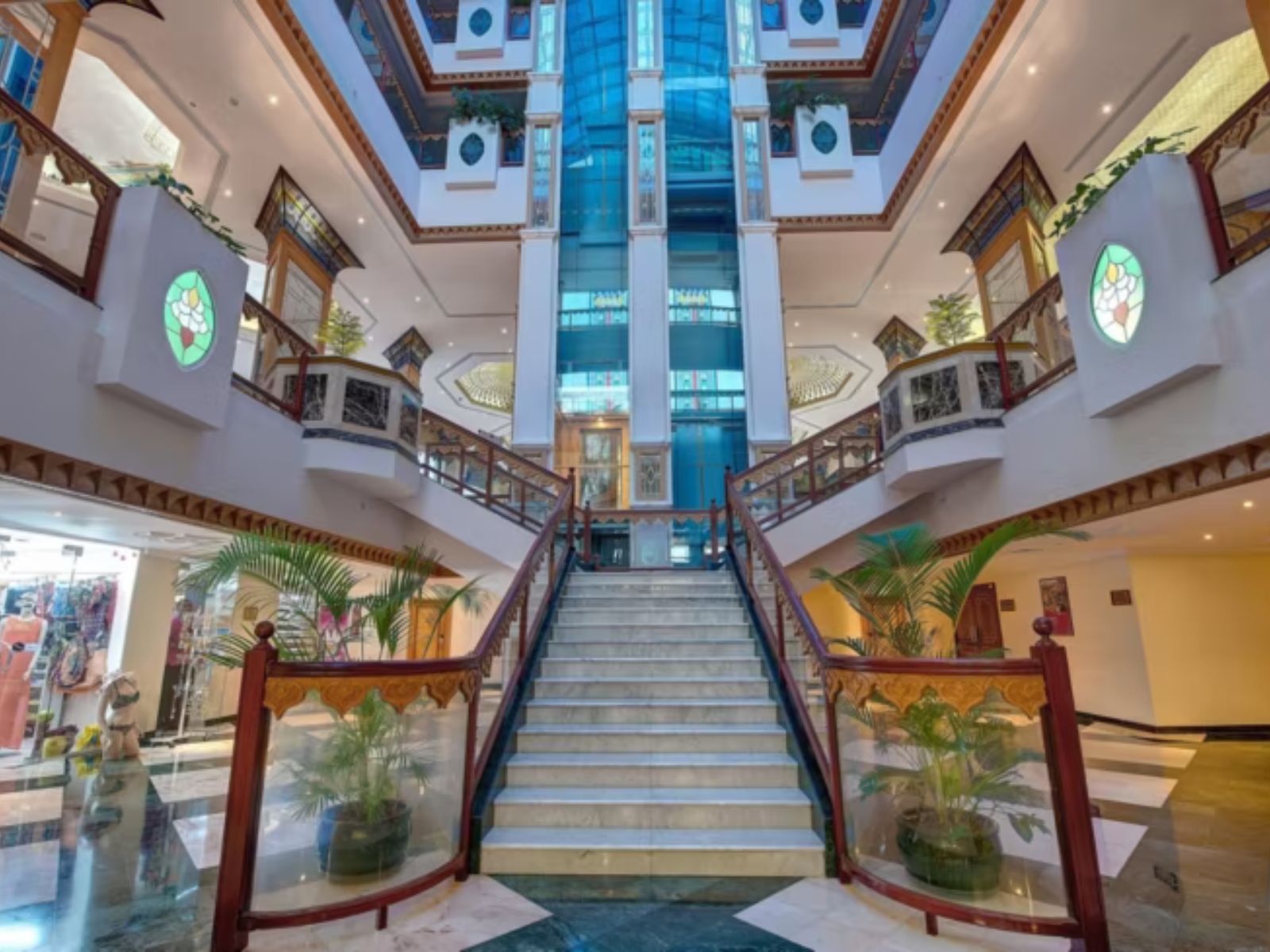 Rondreis Oman, Salalah, Crowne Plaza Salalah, lobby