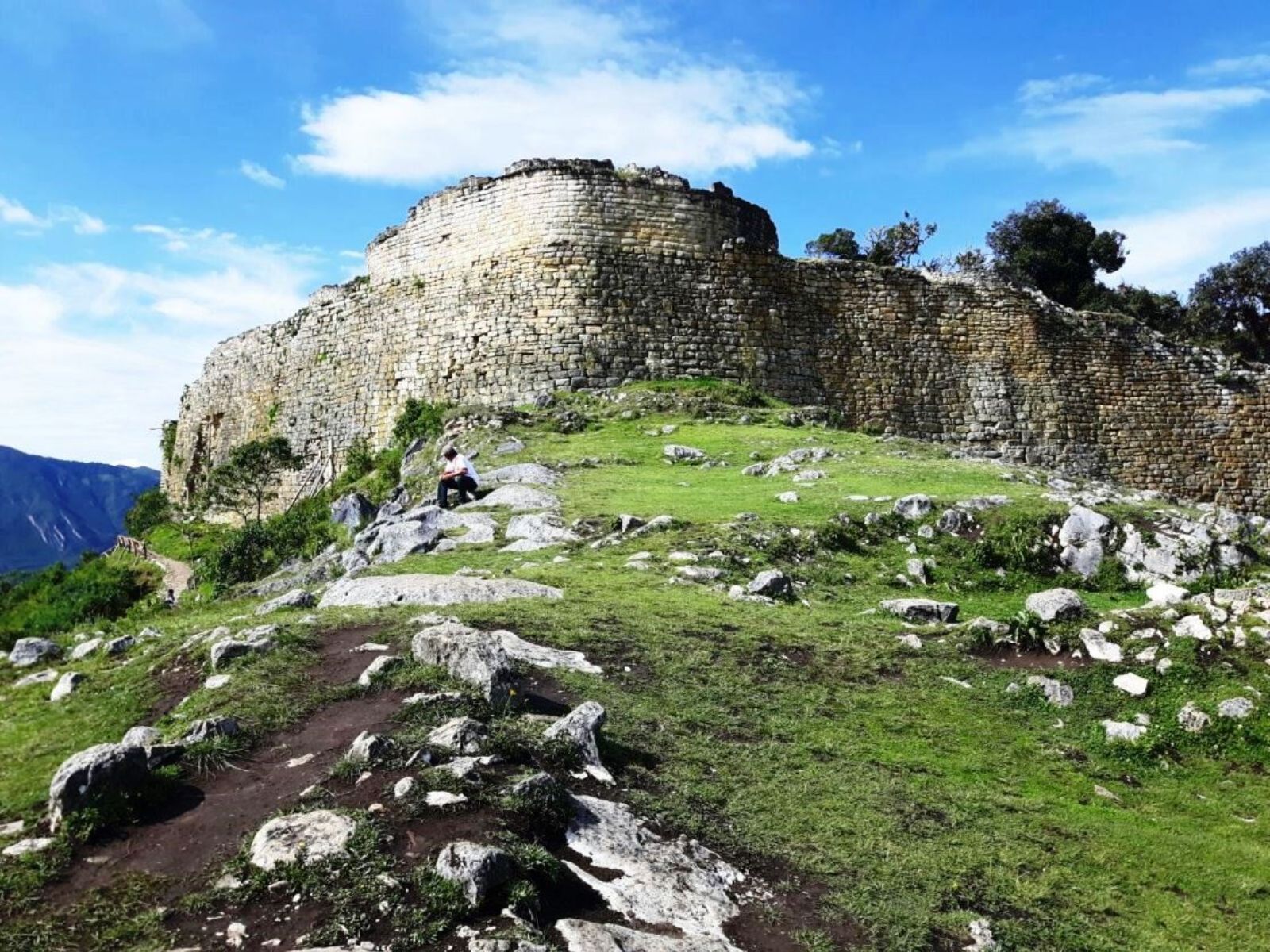 Rondreis Peru, Chachapoyas, Kuelap fort zijaanzicht