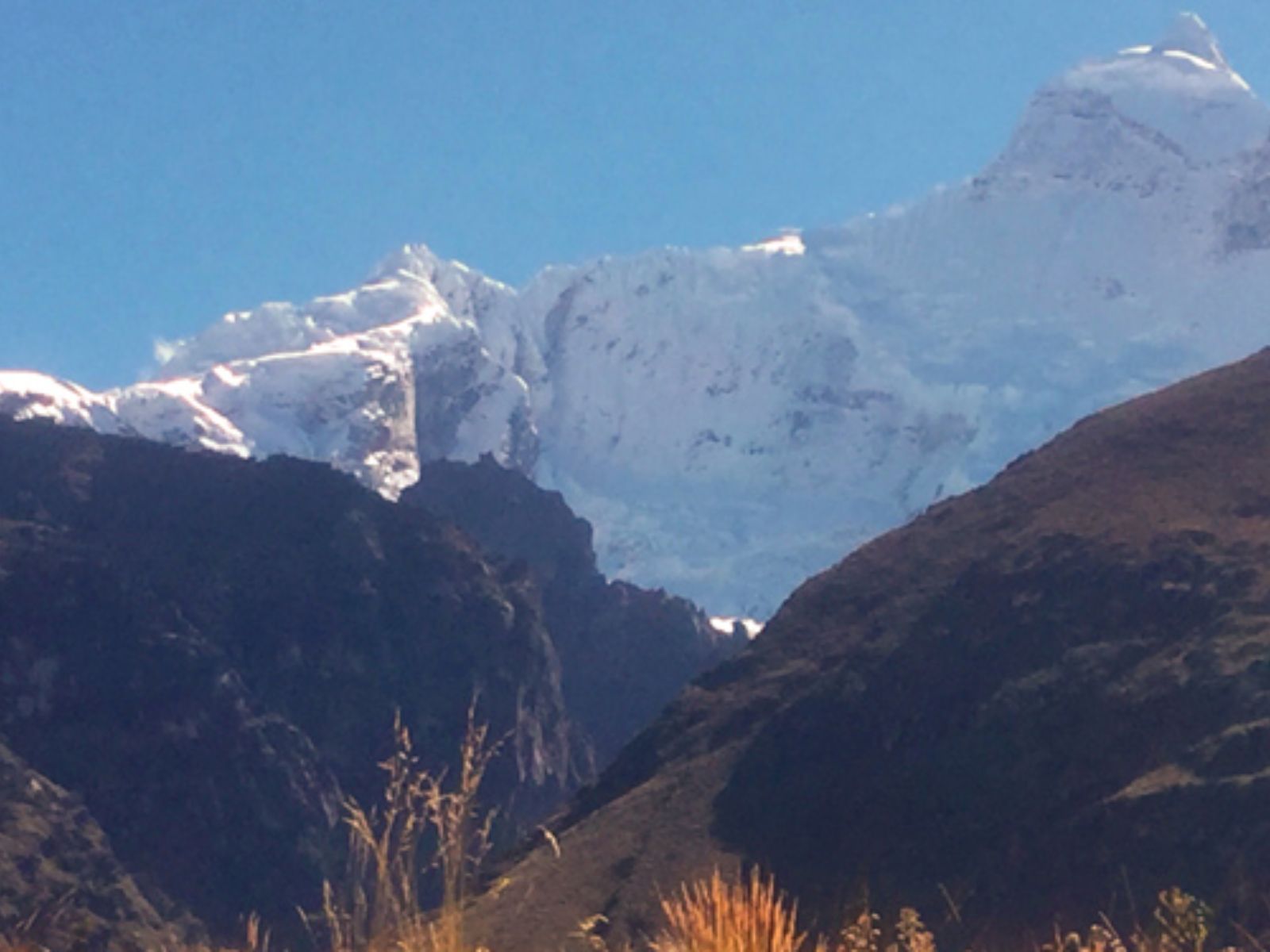 Rondreis Peru, Huaraz, bergen met sneeuw