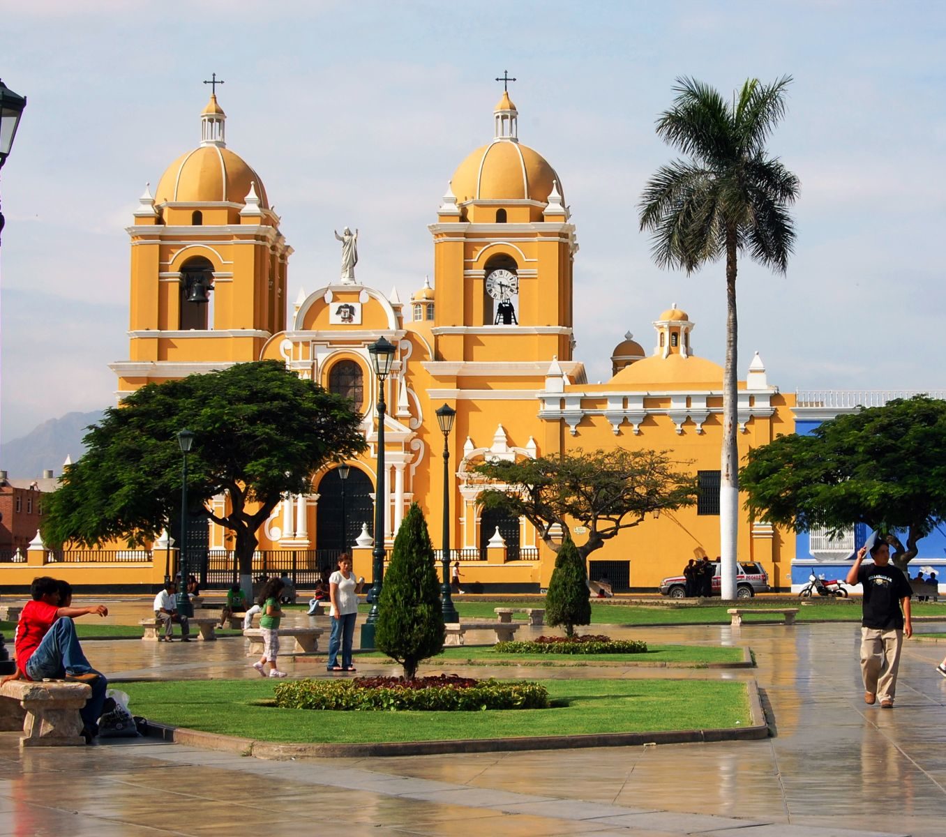 Rondreis Peru, Trujillo, gele kerk
