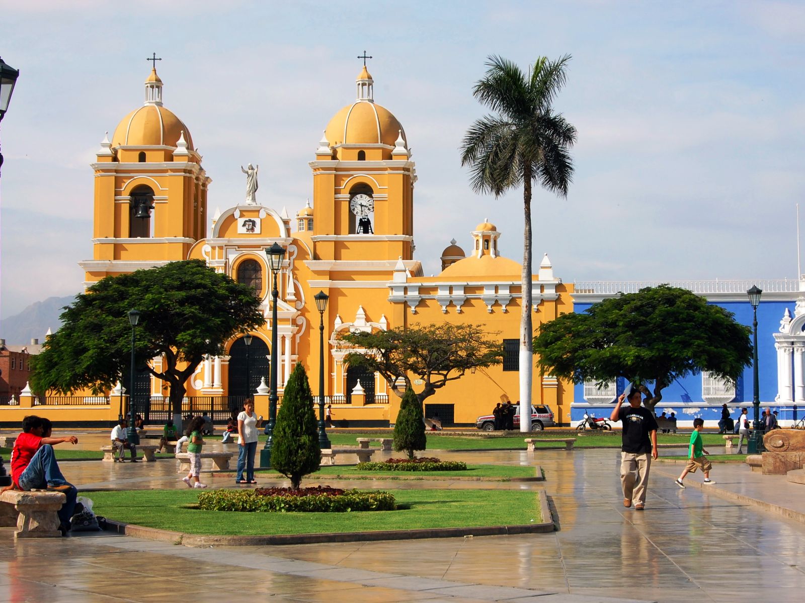 Rondreis Peru, Trujillo, gele kerk