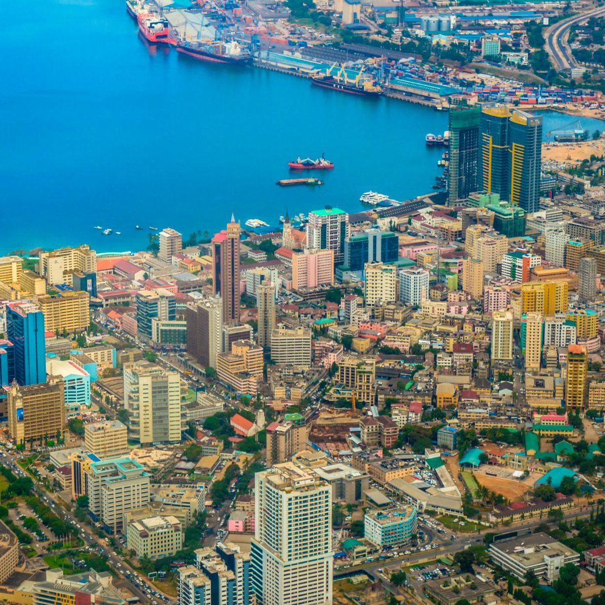 Rondreis Tanzania, Dar es Salaam, stad bovenaanzicht