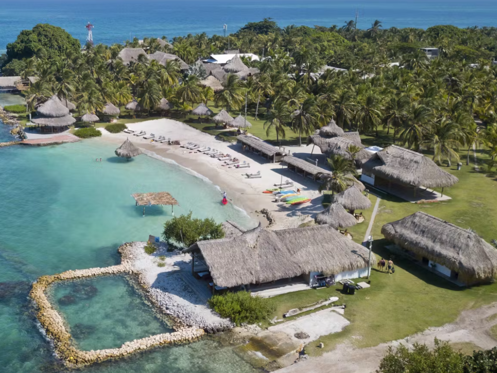 rondreis colombia, Isla Mucura, Hotel Punta Faro. bovenaanzicht