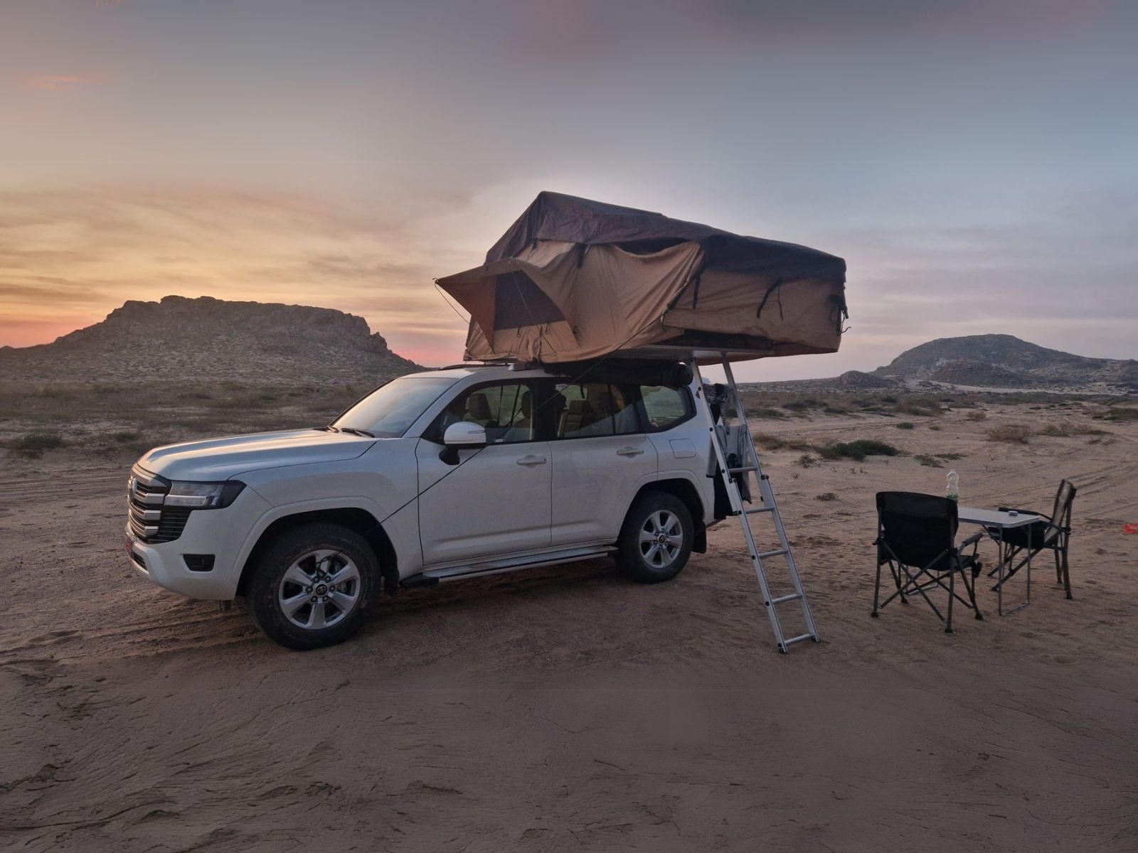rondreis oman 4wd met daktent wahiba sands