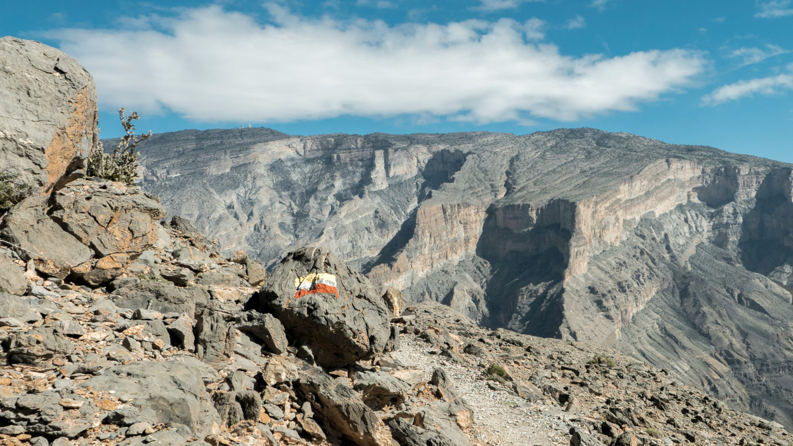 rondreis oman, jebel shams hajargebergte pad