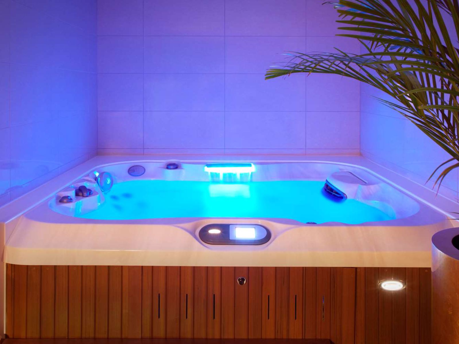 Rondreis Oman, Royal Tulip Hotel, Muscat jacuzzi