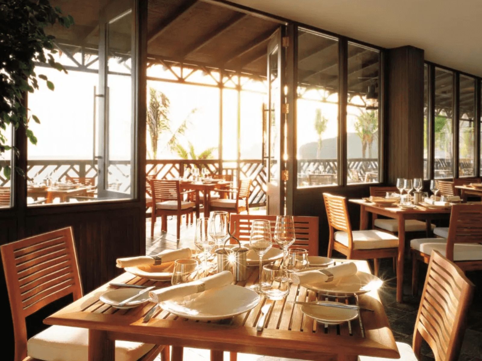 Rondreis Oman, Muscat, shangri-la al bandar, tweepersoonskamer restaurant
