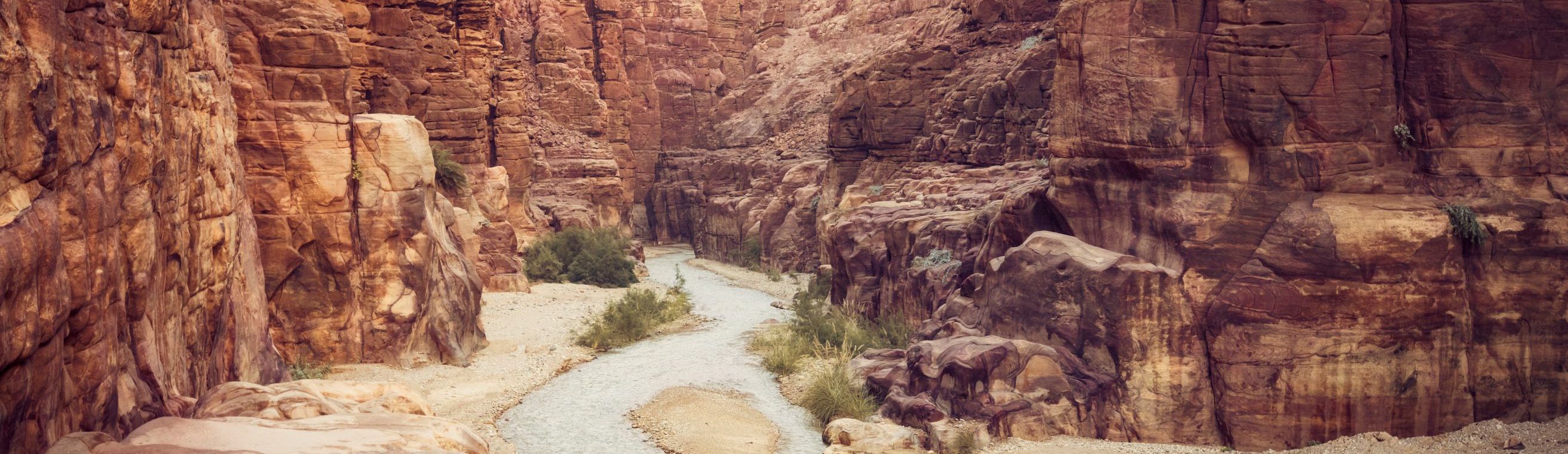 Rondreis Jordanië, Wadi Mujib van afstand