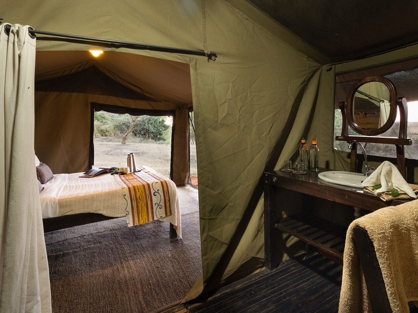 Rondreis Kenia, Basecamp Adventure, Masai Mara National Reserve, wasbak