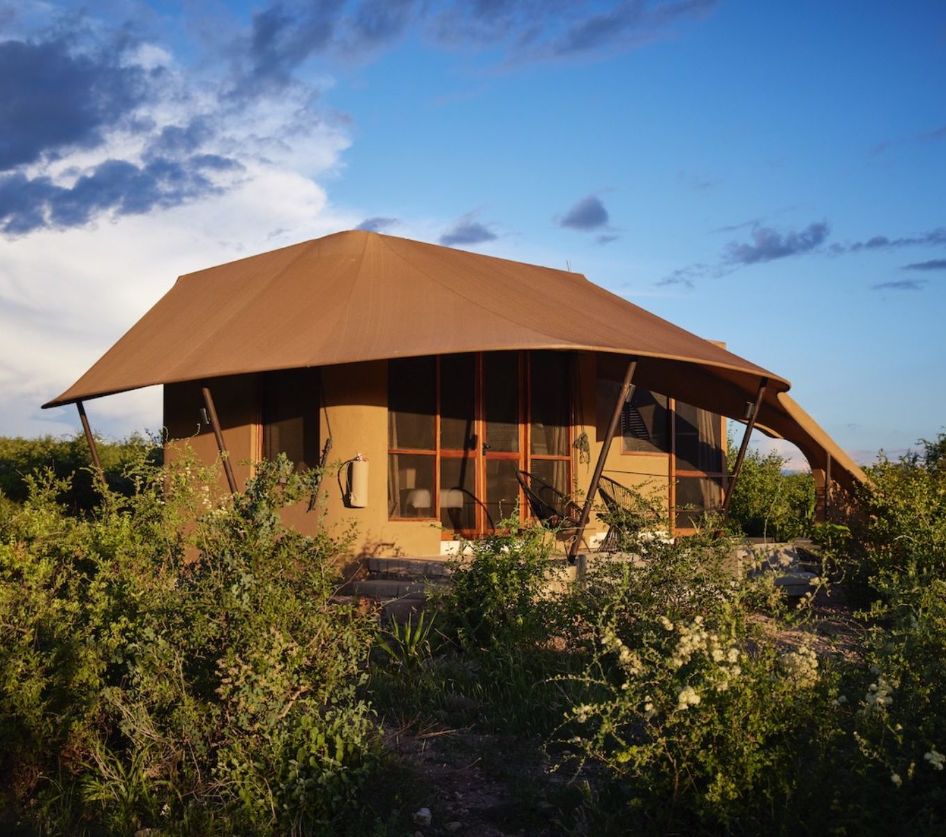 Rondreis Kenia, Buffalo Springs, Ashnil Surana, buitenaanzicht tent