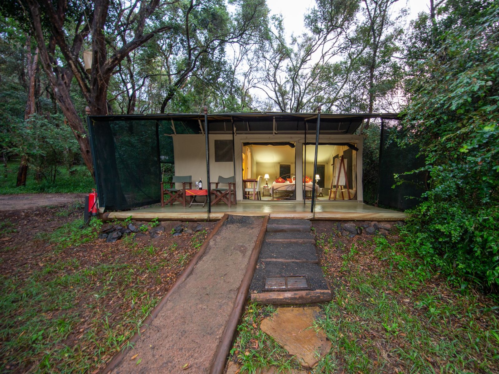 Rondreis Kenia, Nairobi, Nairobi Tented Camp, vooraanzicht tent
