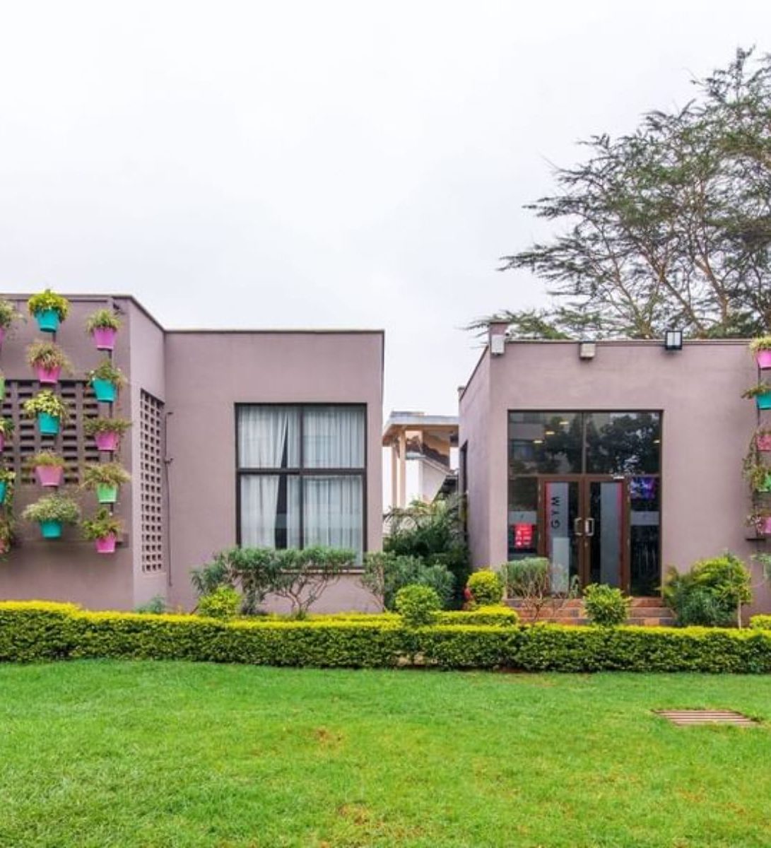 Rondreis Kenia, Nairobi, Tamarind Tree hotel, vooraanzicht