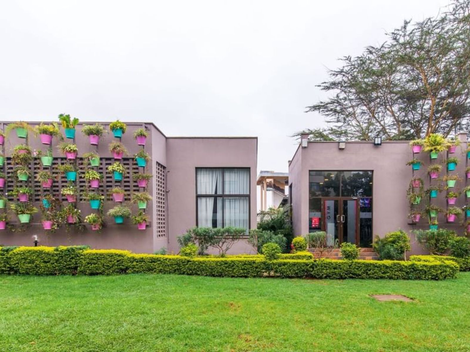 Rondreis Kenia, Nairobi, Tamarind Tree hotel, vooraanzicht
