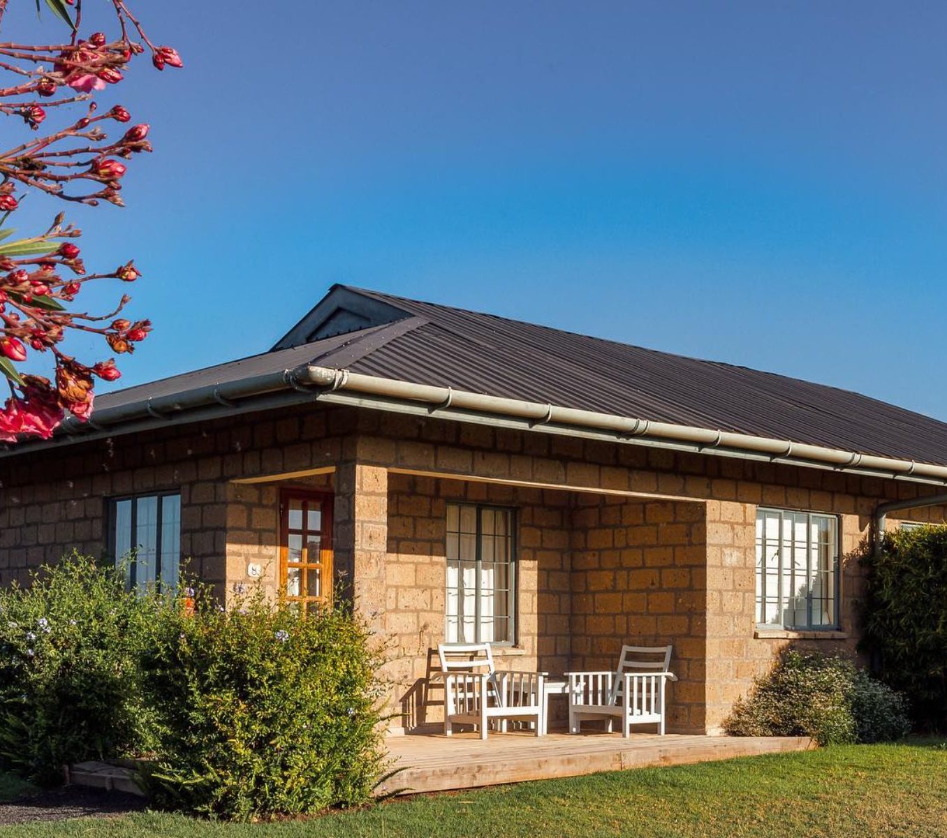 Rondreis Kenia, Nanyuki, Soames Hotel, buitenaanzicht