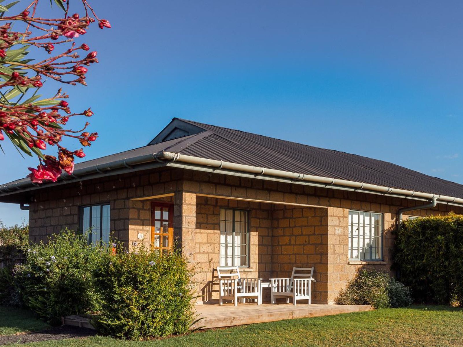 Rondreis Kenia, Nanyuki, Soames Hotel, buitenaanzicht