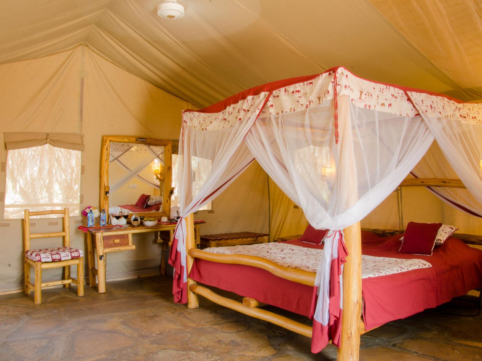 Rondreis Kenia, Tsavo East NP, Manyatta Camp, tweepersoonskamer