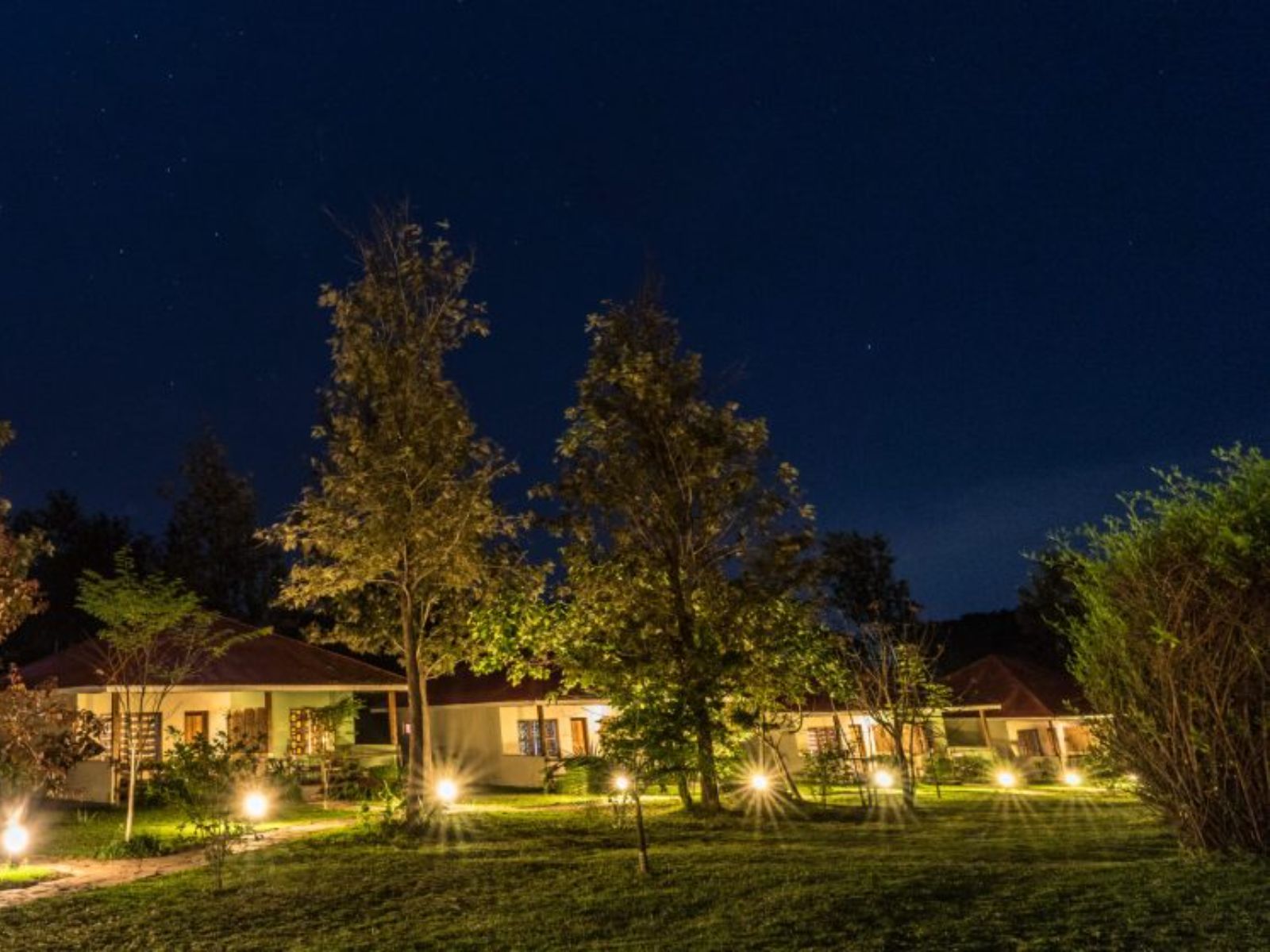Rondreis Tanzania, Kilimanjaro, African View Lodge, buitenaanzicht accommodaties