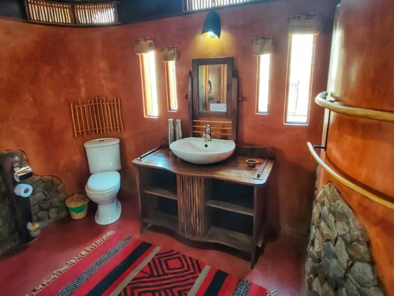 Rondreis Tanzania, Manyara, Isoitok Camp, badkamer
