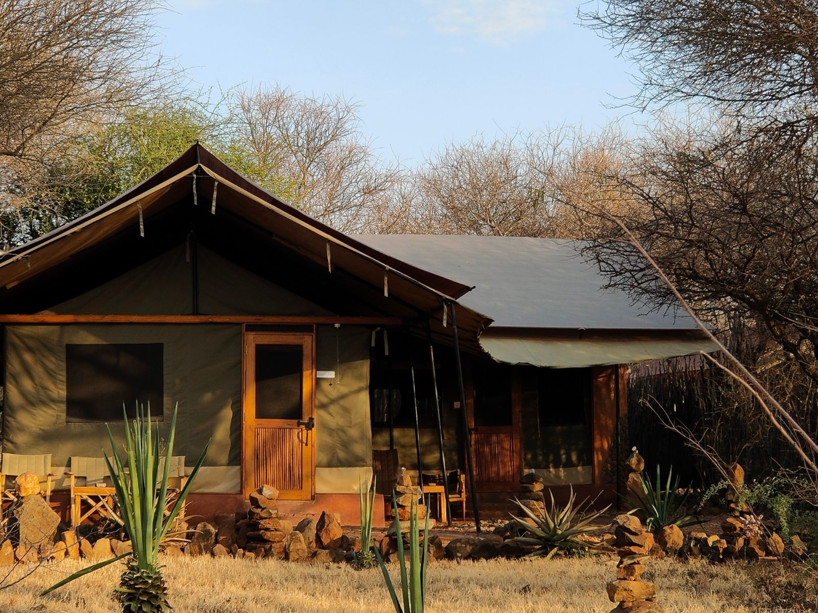 Rondreis Tanzania, Manyara, Isoitok Camp, buitenaanzicht
