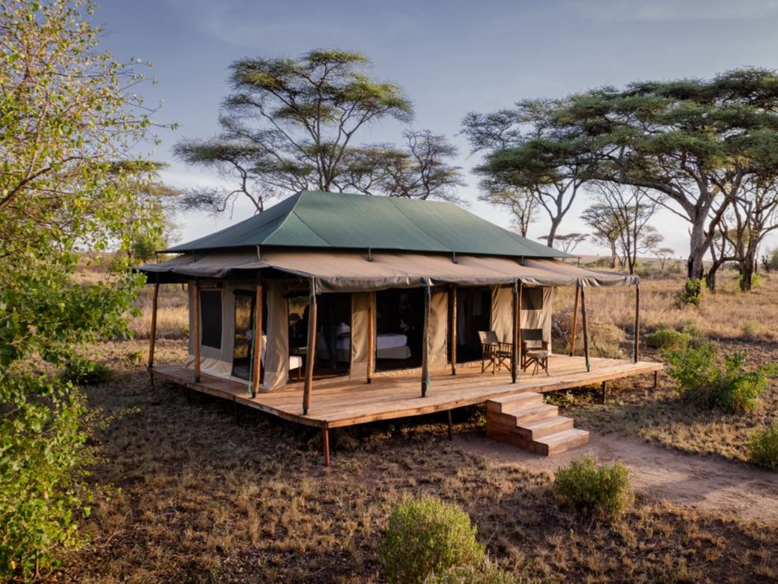 Rondreis Tanzania, Serengeti National Park, Baobab Central Serengeti Camp, buitenaanzicht
