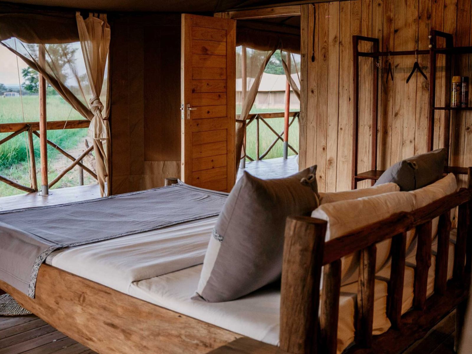 Rondreis Tanzania, Serengeti National Park, Zawadi Serengeti Camp, tweepersoonsbed