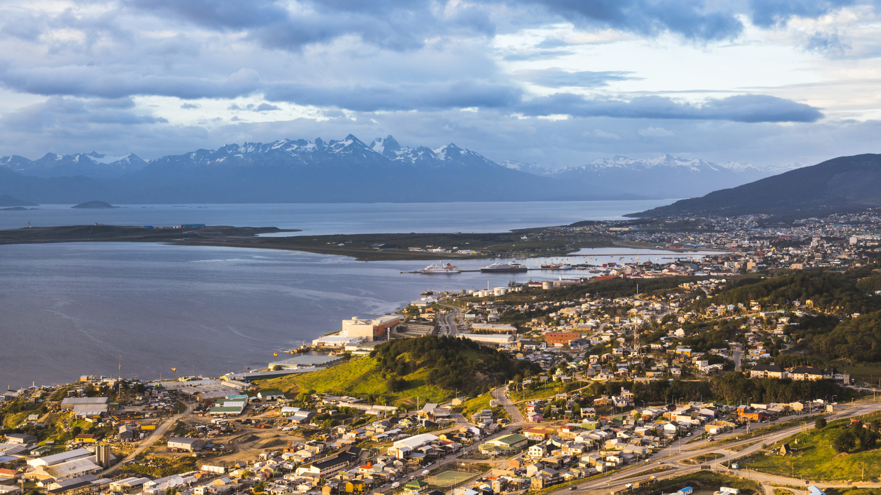rondreis Argentinië, Ushuaia, dorp en meer