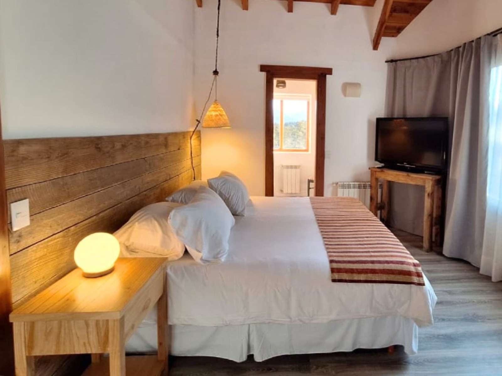 Rondreis, Argentinië, Villa la Angostura, El Bosque by DOT Tradition, tweepersoonskamer
