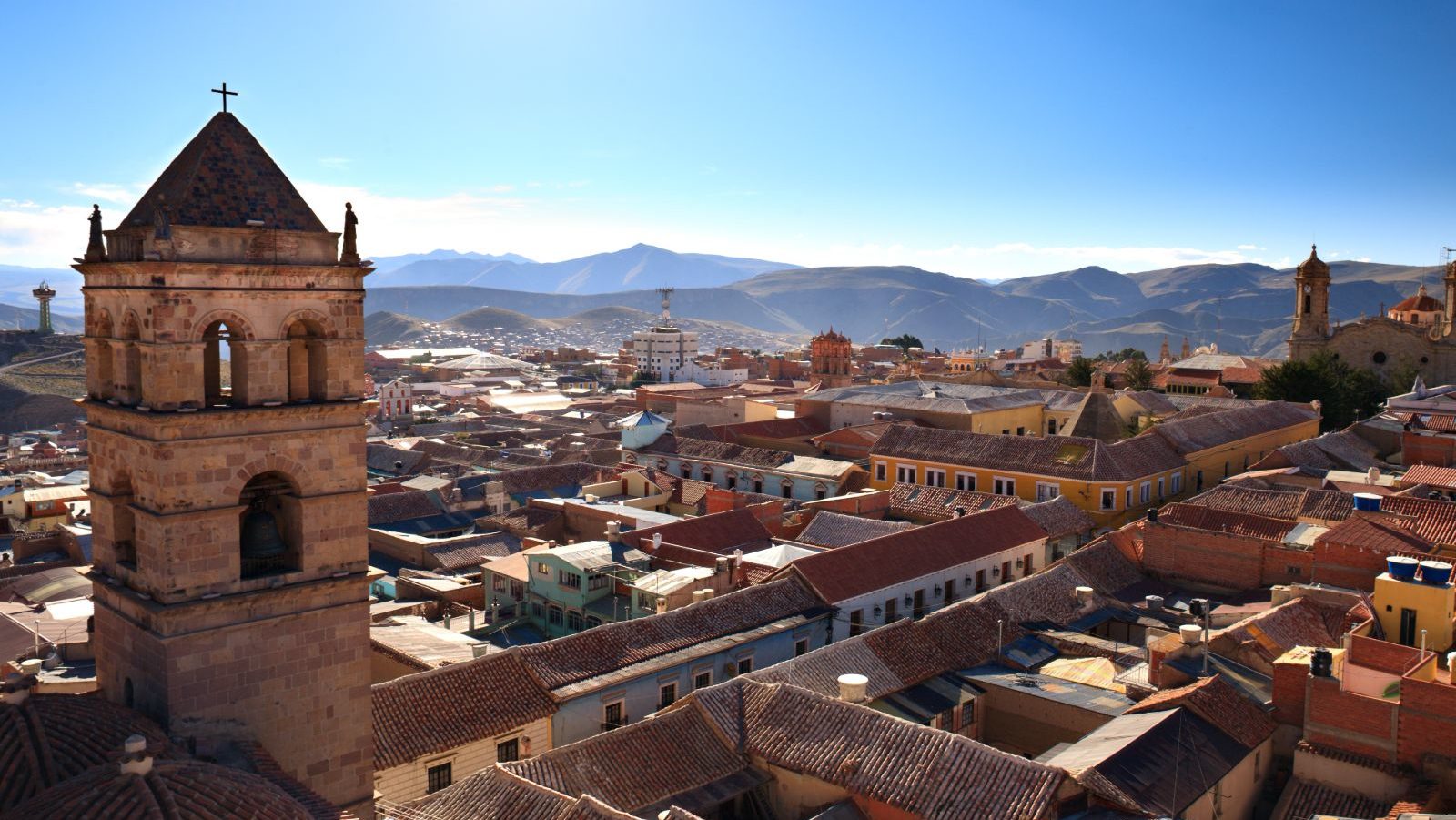 Rond Bolivia, Potosi, uizicht op de stad
