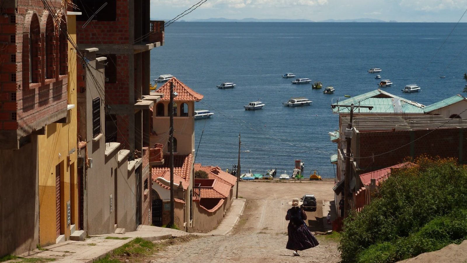 Rondreis Bolivia, Titicacameer, Copacabana weg met uitzicht op het meer