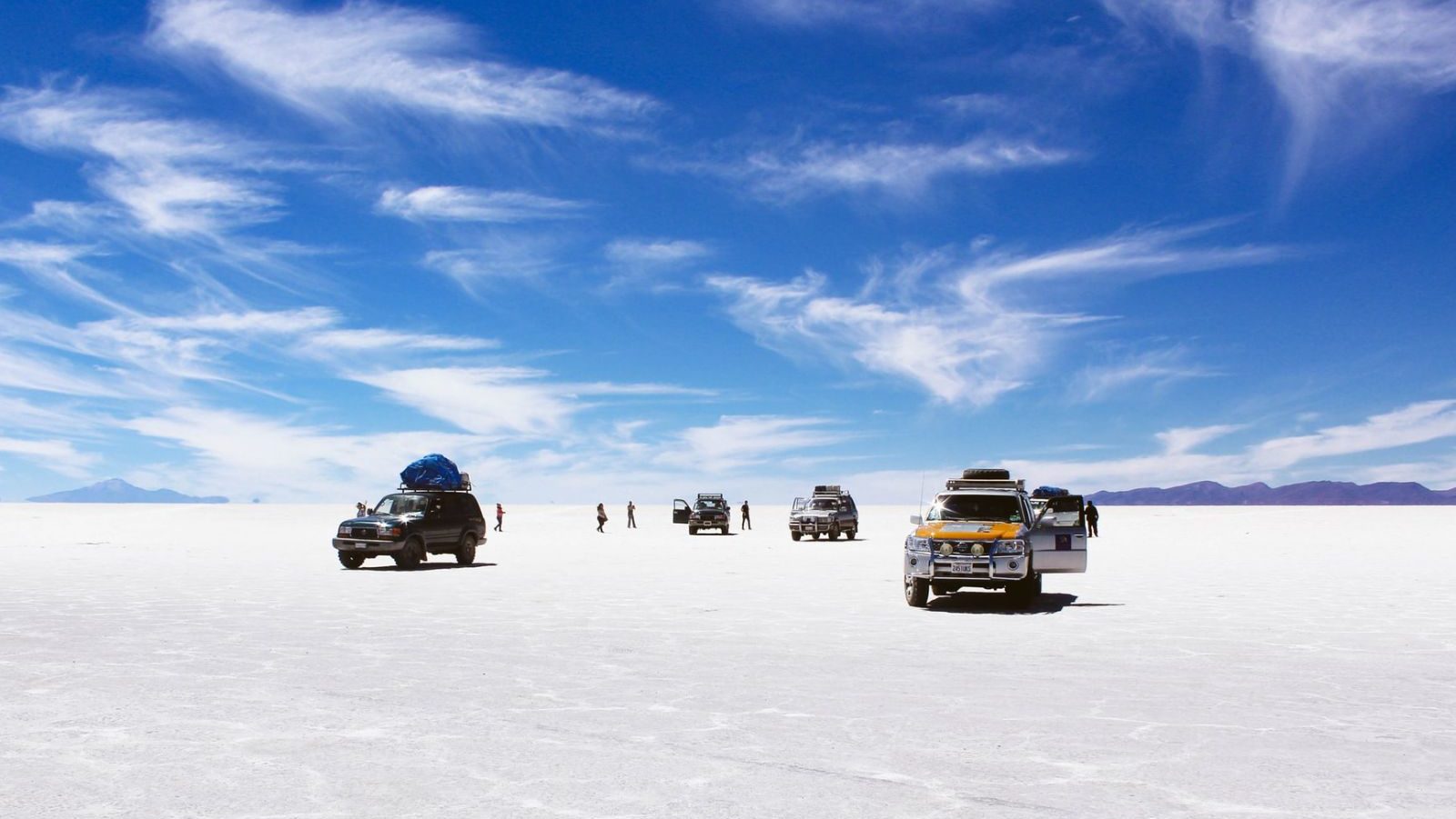Rondreis Bolivia, Uyuni, zoutvlaktes met auto