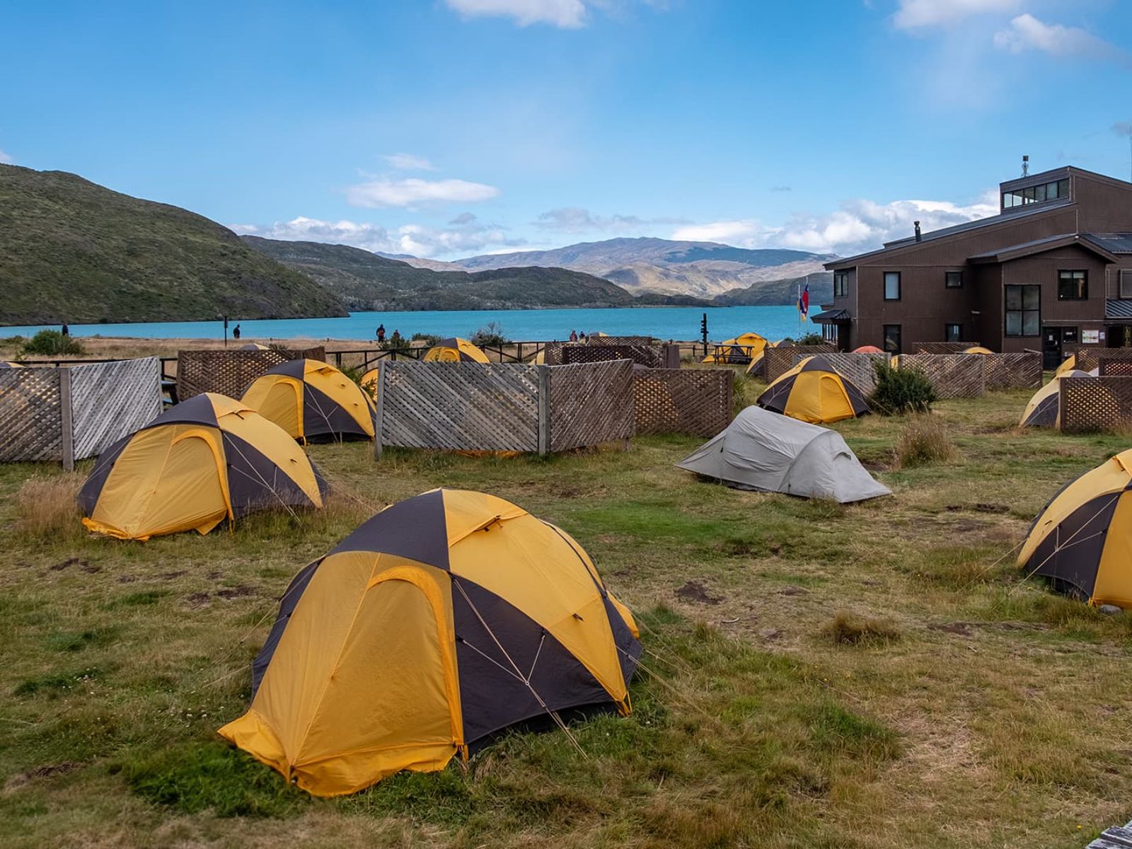 Rondreis Chili, Torres del Paine, Refugio Lodge Paine Grande, camping