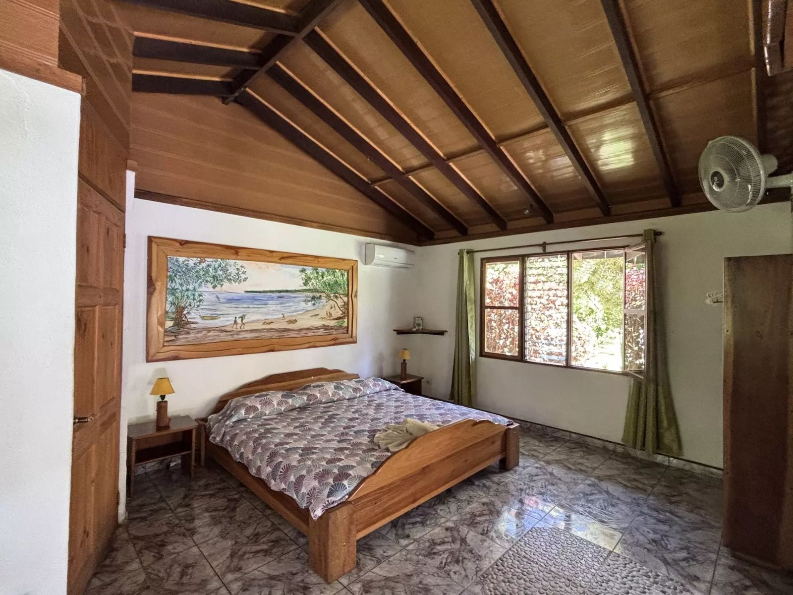 Rondreis Costa Rica, Cahuita, Suizo Loco Lodge, tweepersoonskamer