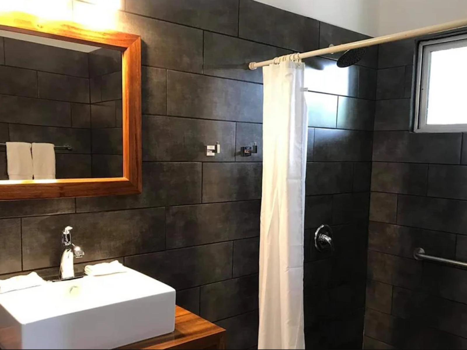 Rondreis Costa Rica, Ojochal, Alma de Ojochal, badkamer douche