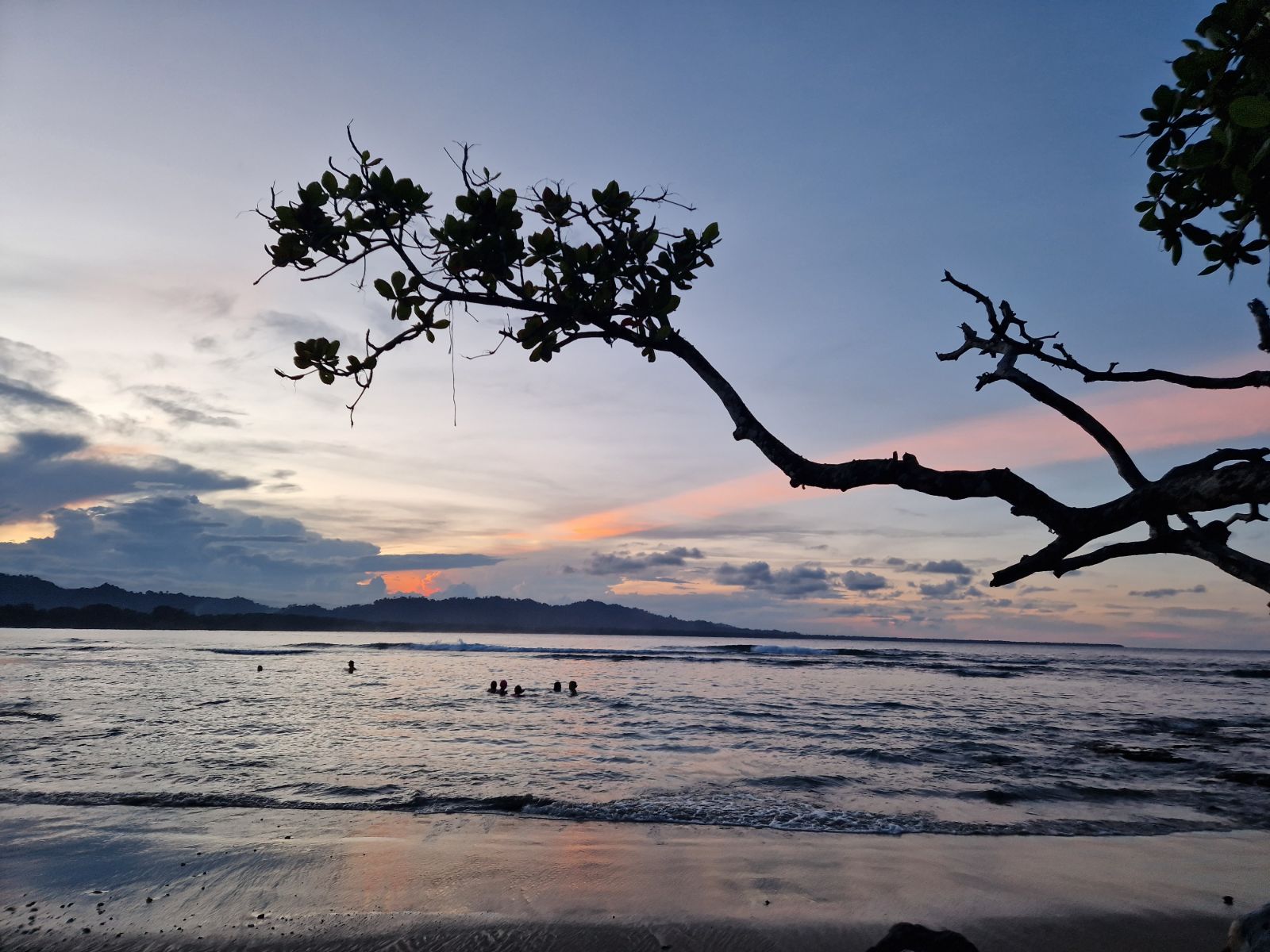 Rondreis Costa Rica, Puerto Viejo, Strand zonsondergang