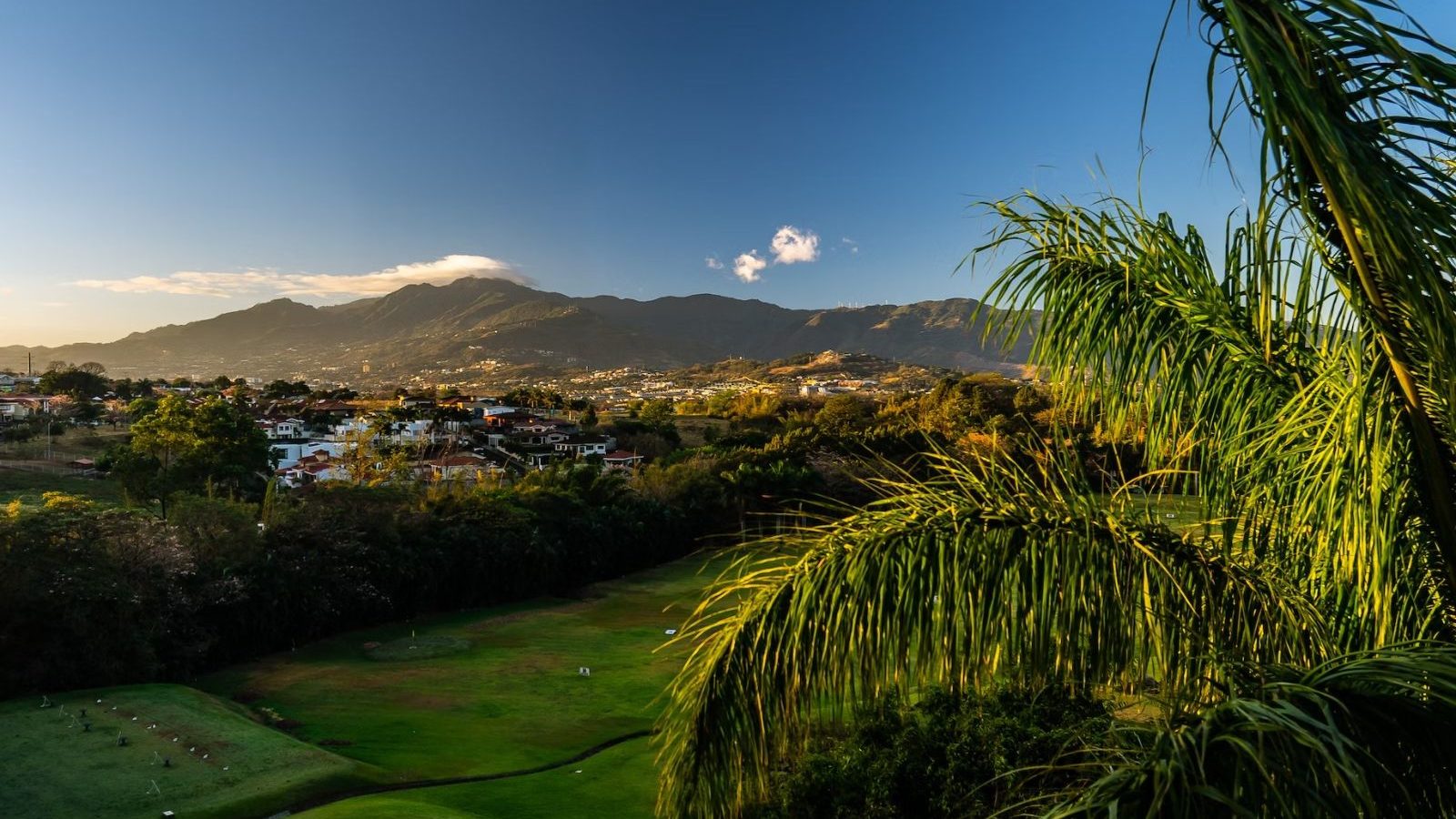 Rondreis Costa Rica, San Jose, stad omringt door natuur