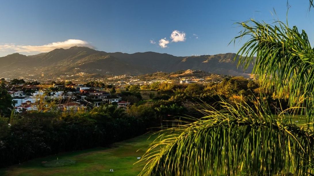 Rondreis Costa Rica, San Jose, Stad omringt door natuur