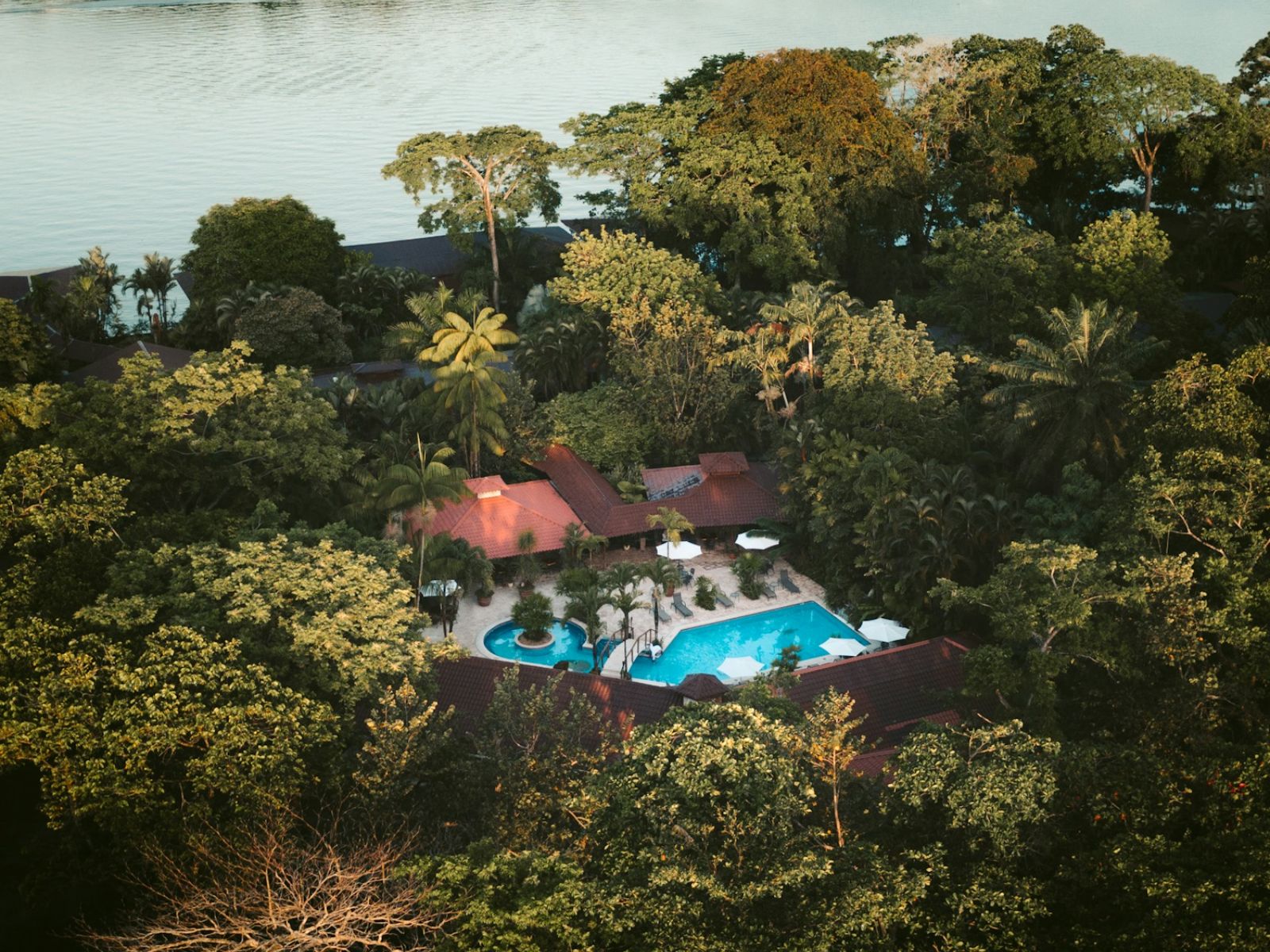 Rondreis Costa Rica, Tortuguero, Mawamba Lodge, bovenaanzicht