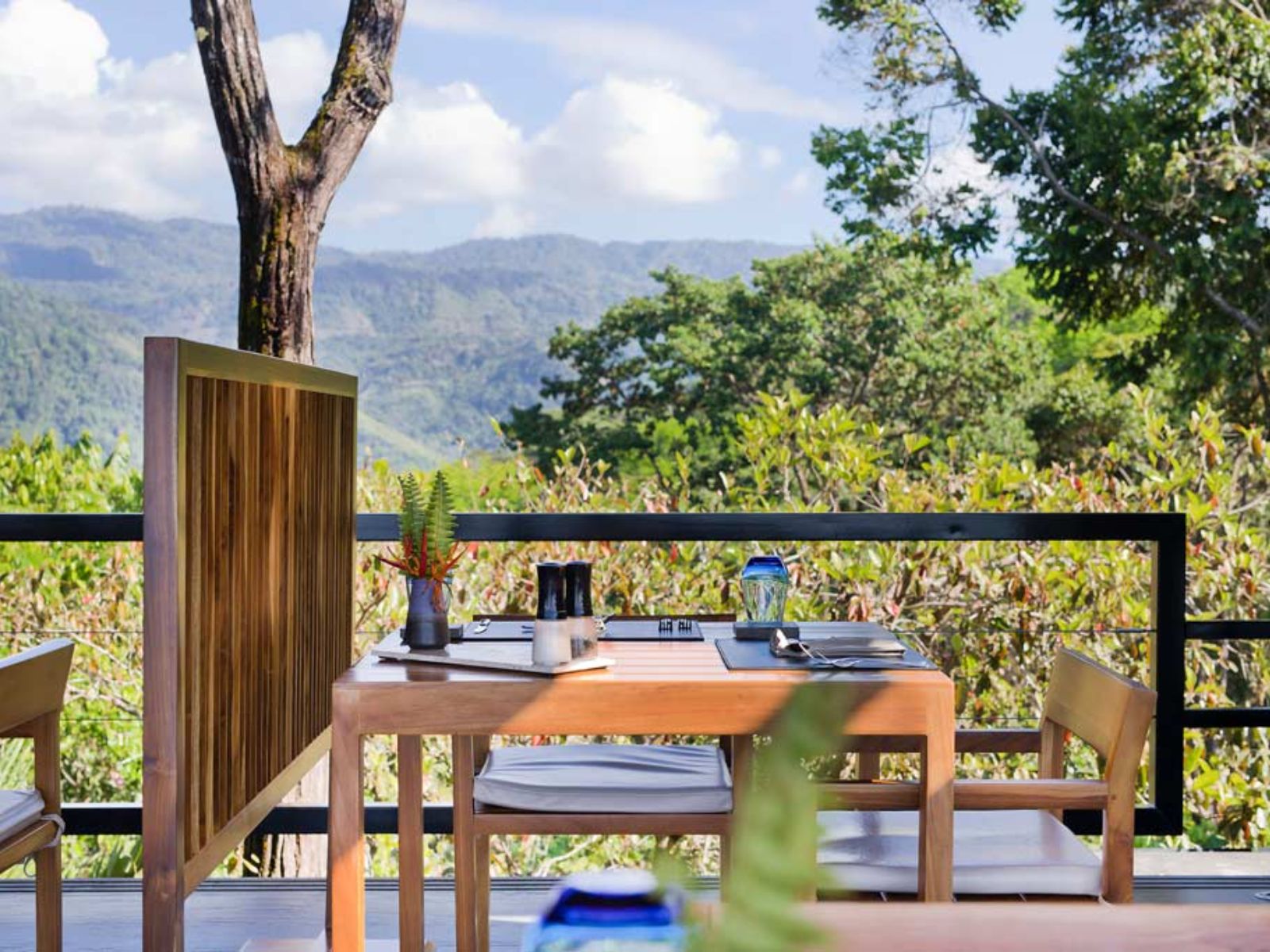 Rondreis Costa Rica, Uvita, Kura Boutique Hotel, restaurant met uitzicht