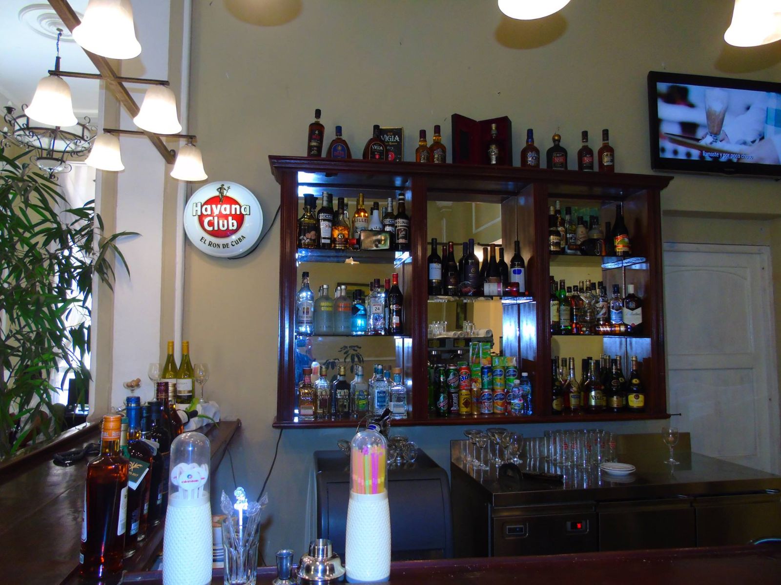 Rondreis Cuba, Camaguey, Hotel Santa María, bar
