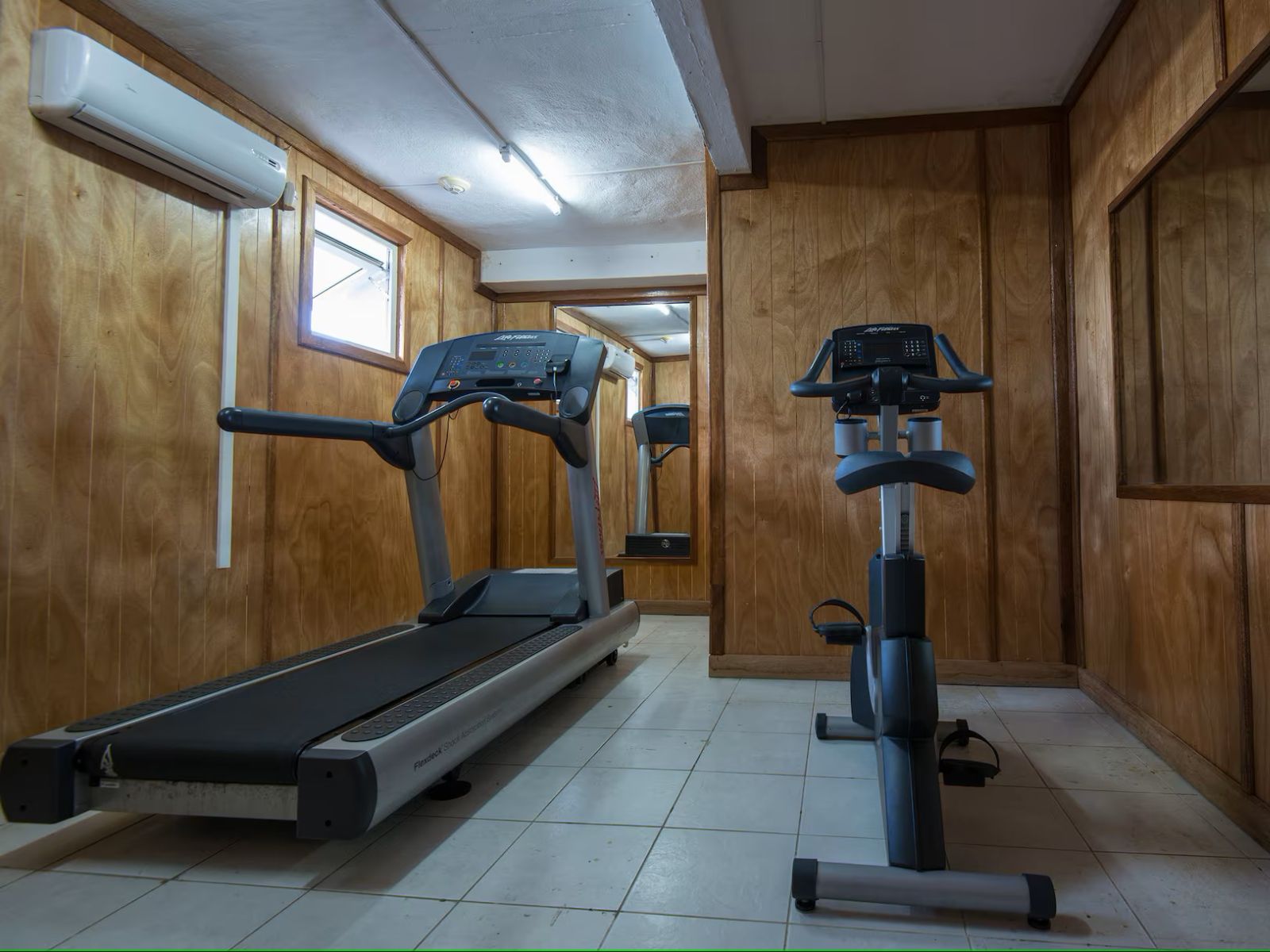 Rondreis Cuba, Cienfuegos, La Union, fitnessruimte