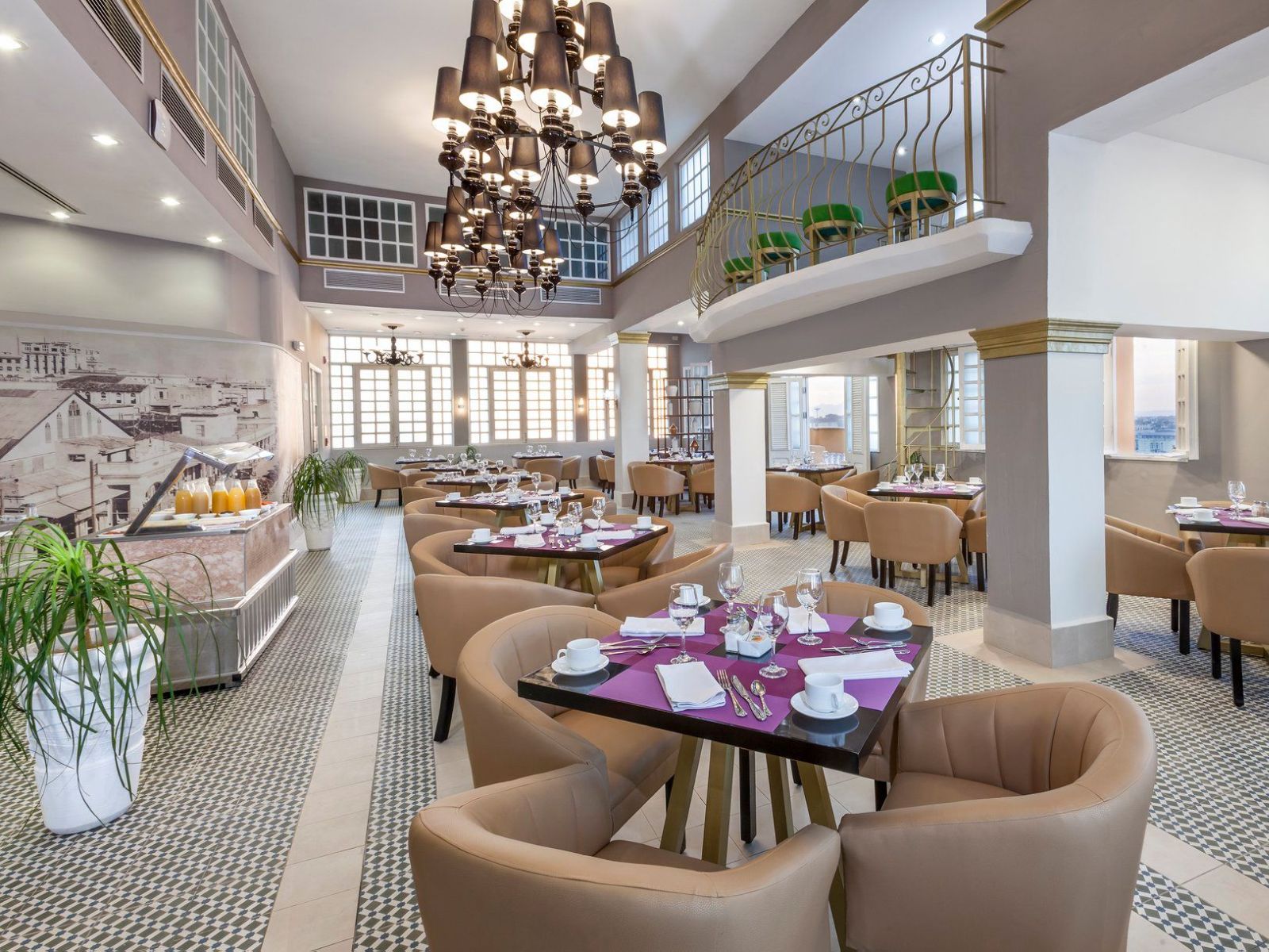 Rondreis Cuba, Cienfuegos, Melia San Carlos, eetzaal
