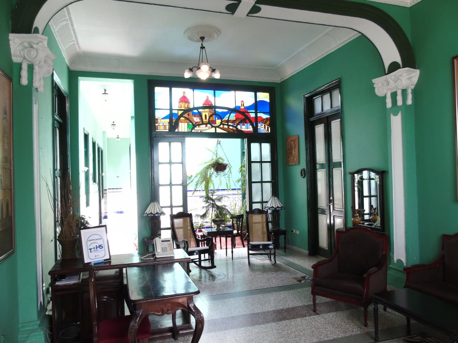 Rondreis Cuba, Santiago de Cuba, San Basilio Hotel, gezamenlijke ruimte