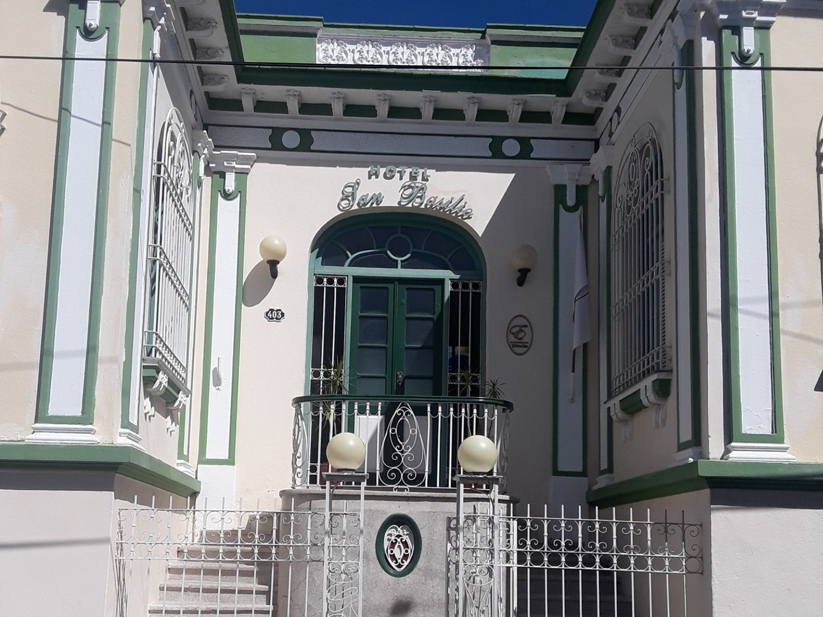 Rondreis Cuba, Santiago de Cuba, San Basilio Hotel, vooraanzicht hotel