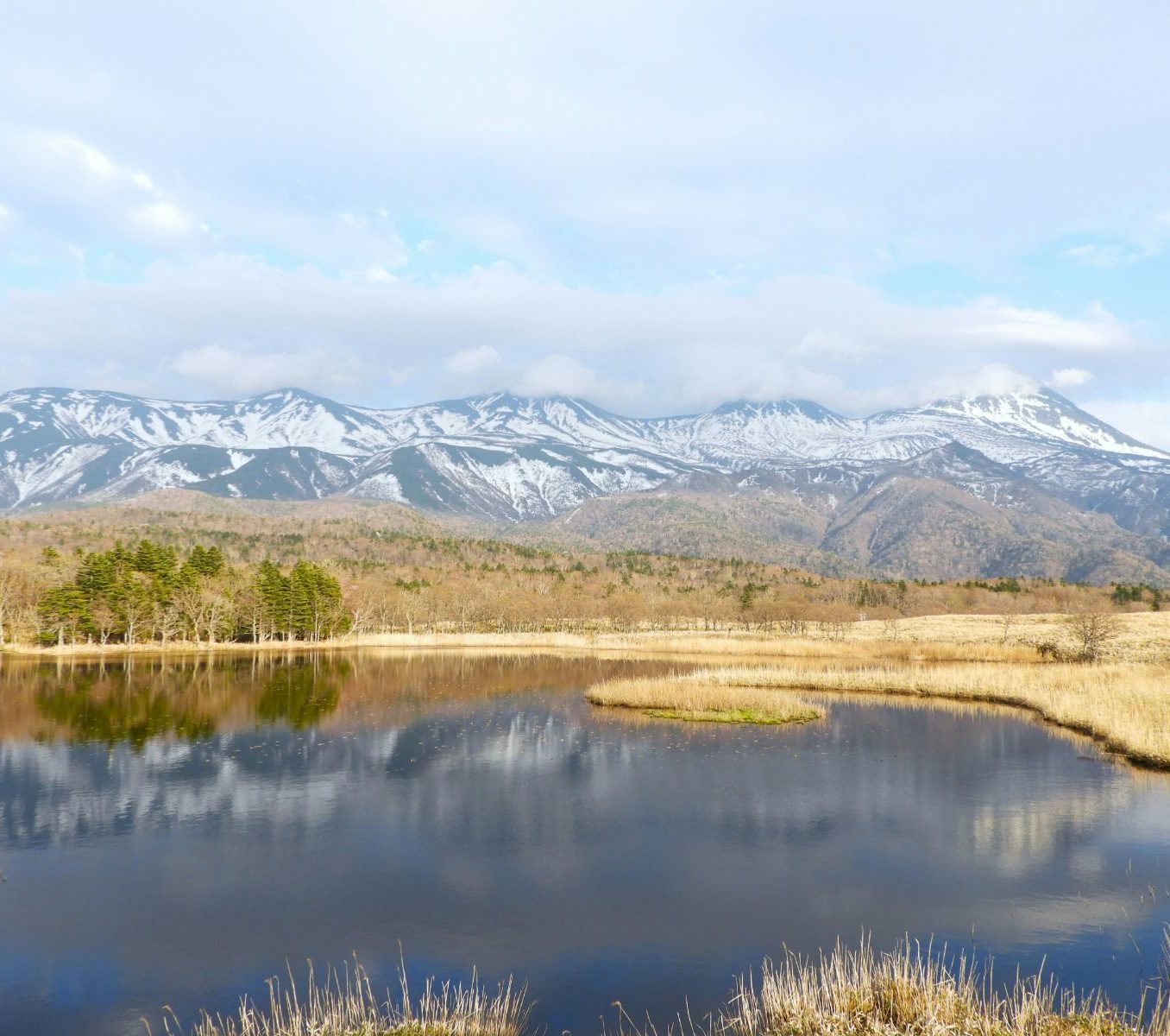 Rondreis Japan, Shiretoko National Park, Hokkaido grasland en meer