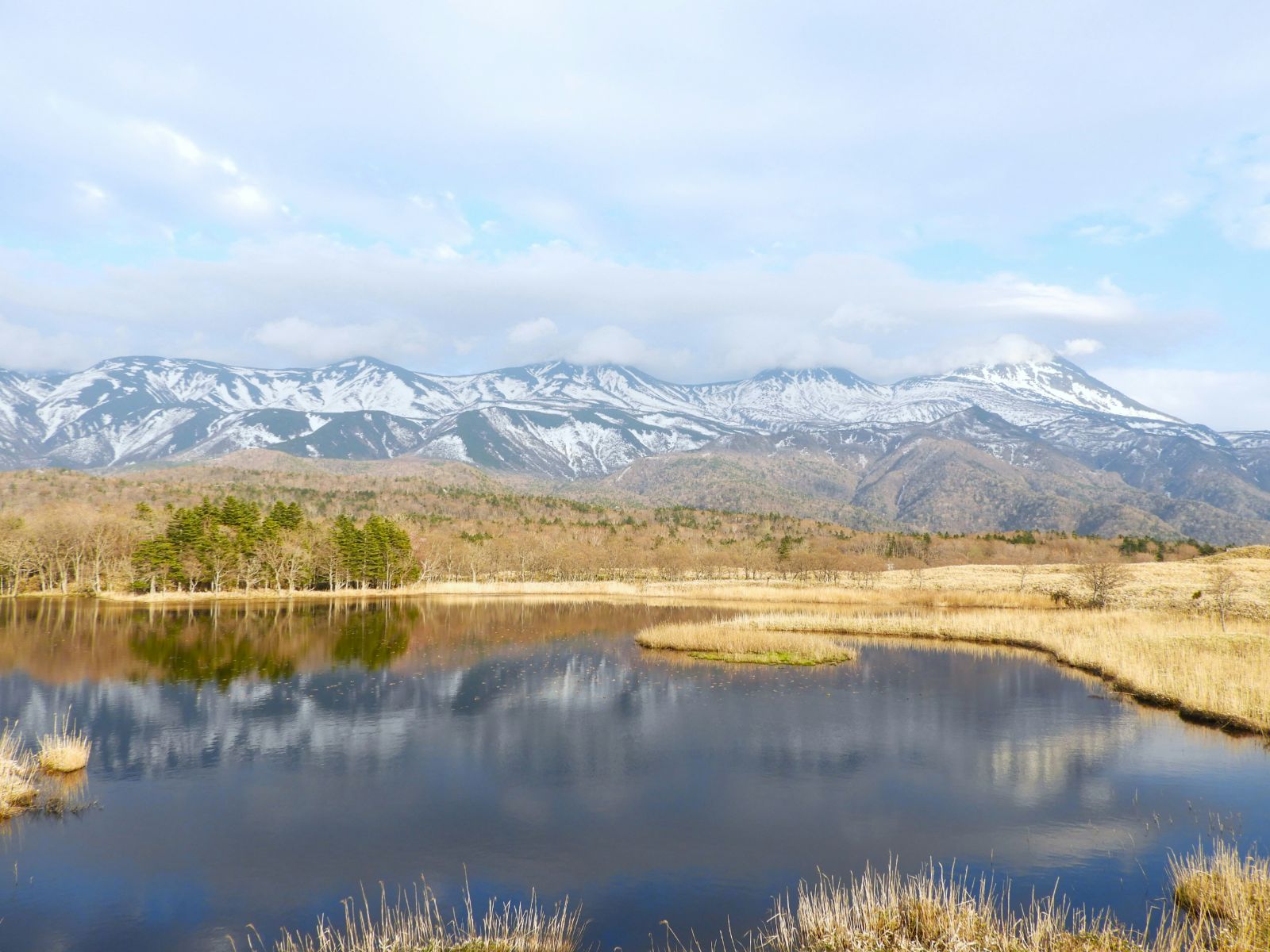Rondreis Japan, Shiretoko National Park, Hokkaido grasland en meer