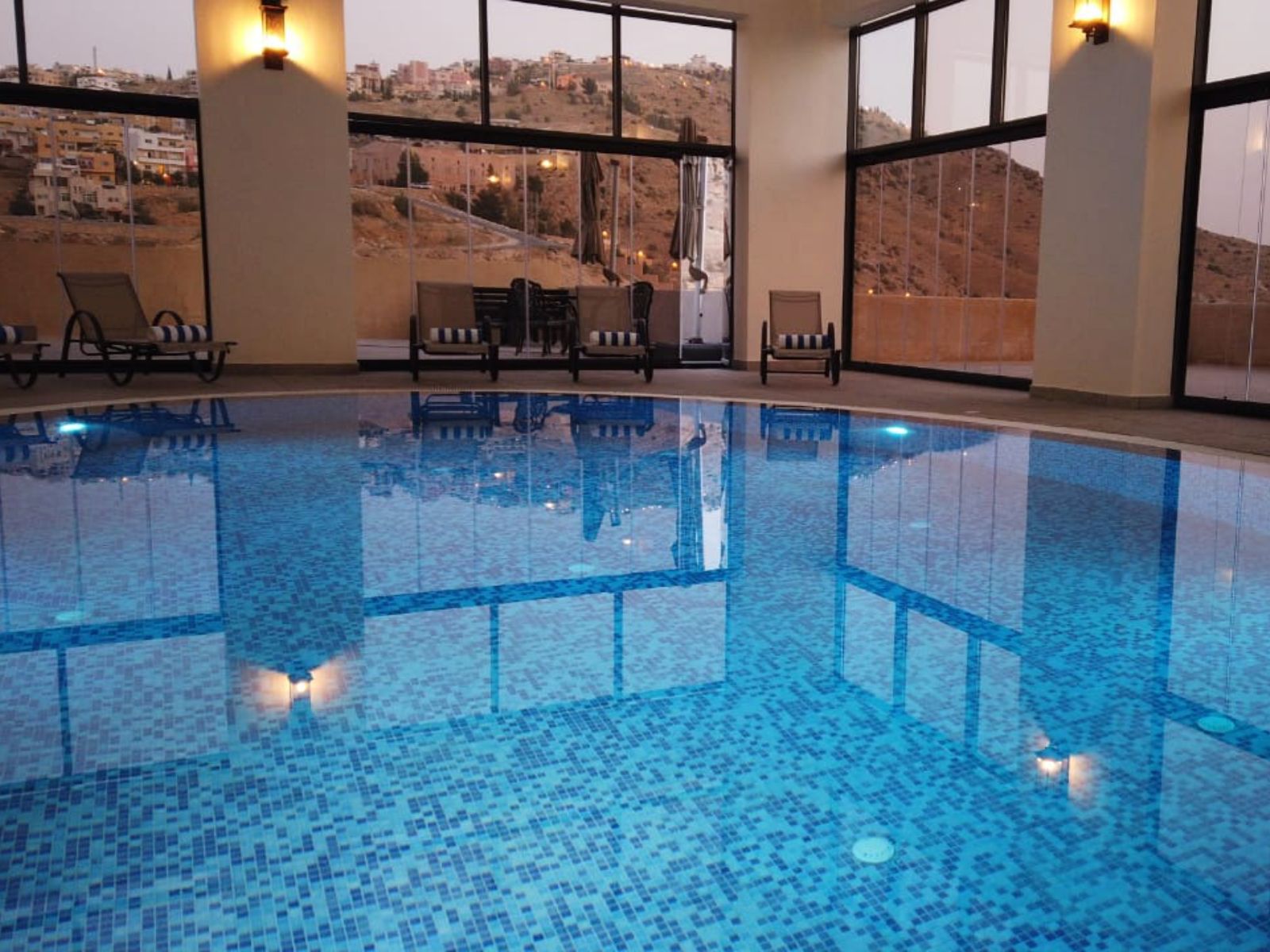 Rondreis Jordanië, Petra, H Luxury Hotel, zwembad