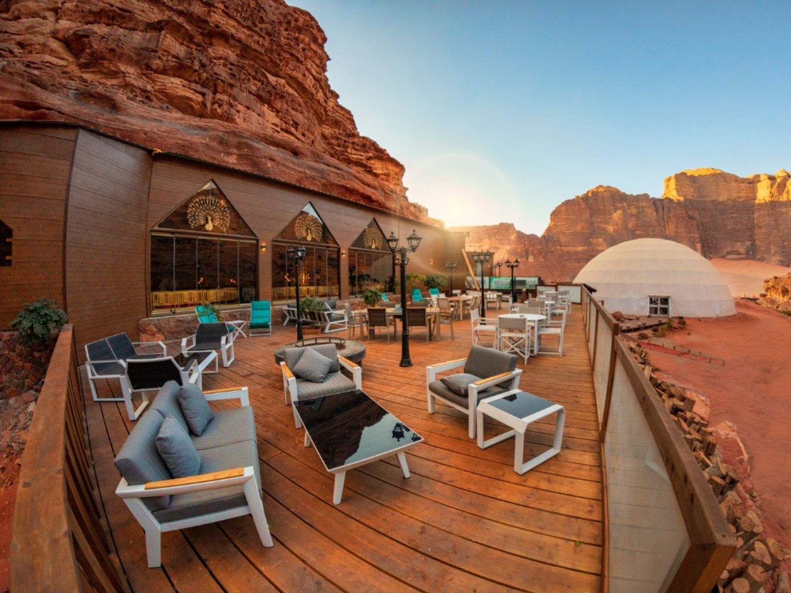 Rondreis Jordanië, Wadi Rum, Memories Aicha Camp, terras