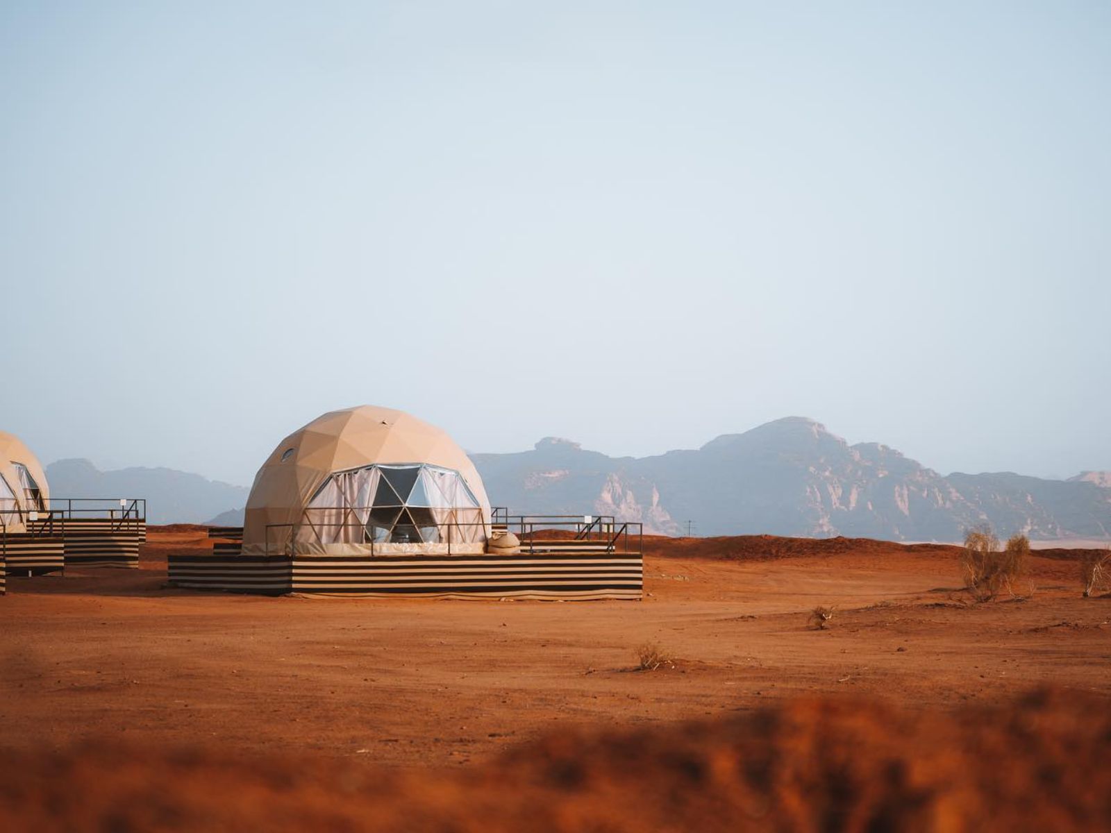 Rondreis Jordanië, Wadi Rum, SunCity Camp - buitenaanzicht verblijf